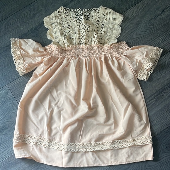 022 Boho peach Lace Cold Shoulder Blouse - Picture 5 of 5